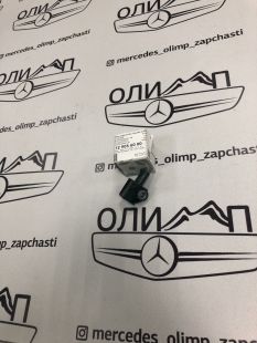 Датчик подушки безопасности на Mercedes W204 